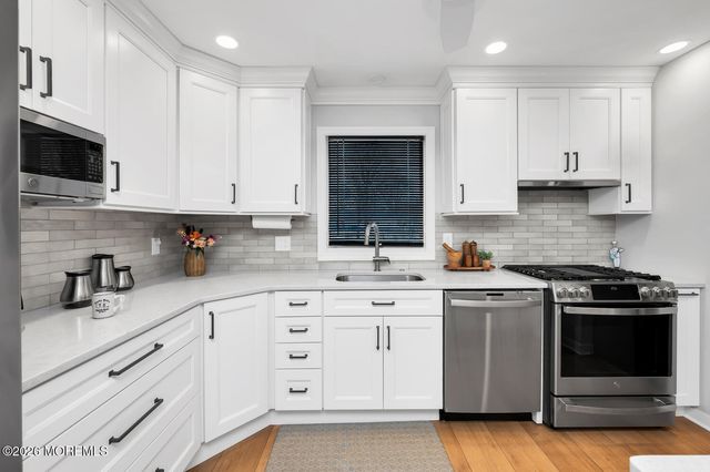 749 Park Avenue, Belford, NJ 07718