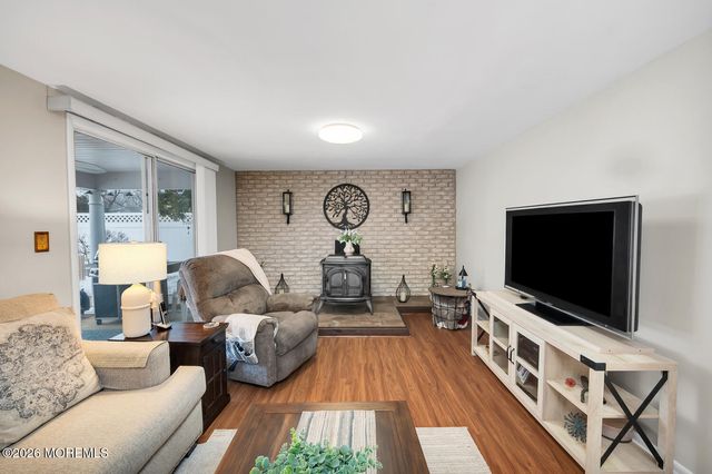 749 Park Avenue, Belford, NJ 07718