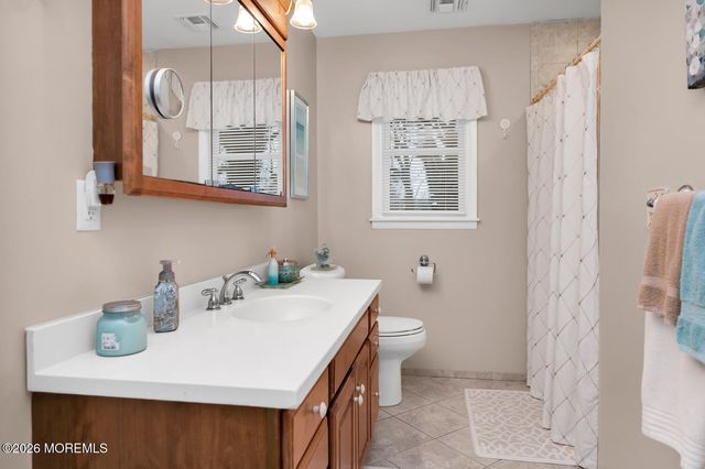 749 Park Avenue, Belford, NJ 07718