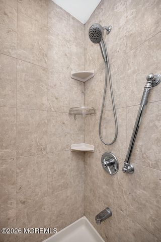 749 Park Avenue, Belford, NJ 07718