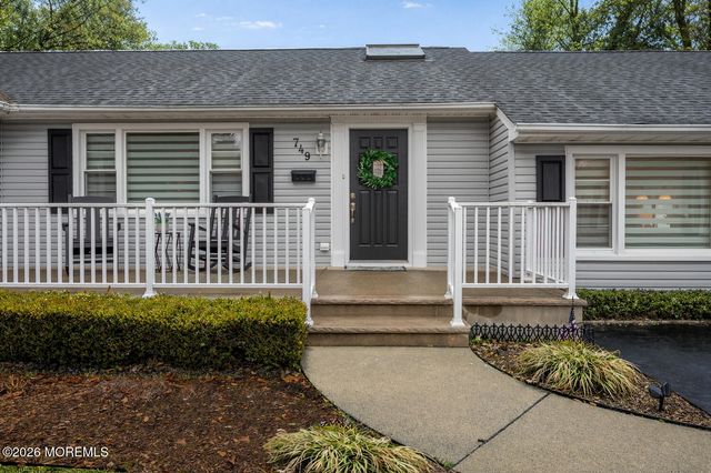 749 Park Avenue, Belford, NJ 07718