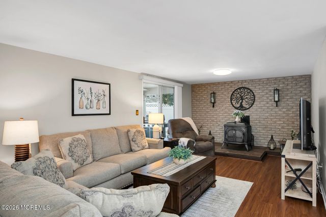 749 Park Avenue, Belford, NJ 07718