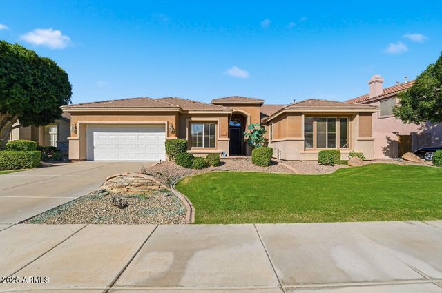 7180 W TRAILS Drive, Glendale, AZ 85308