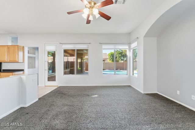 7180 W TRAILS Drive, Glendale, AZ 85308