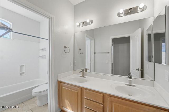 7180 W TRAILS Drive, Glendale, AZ 85308