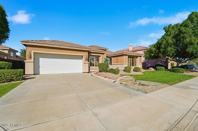 7180 W TRAILS Drive, Glendale, AZ 85308