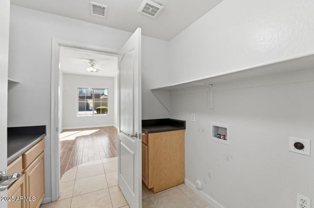 7180 W TRAILS Drive, Glendale, AZ 85308