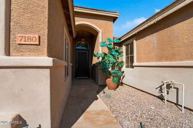 7180 W TRAILS Drive, Glendale, AZ 85308
