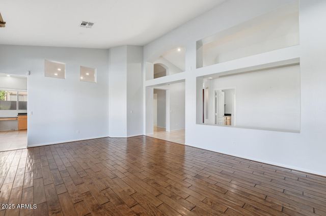 7180 W TRAILS Drive, Glendale, AZ 85308