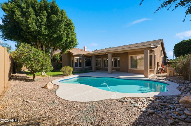 7180 W TRAILS Drive, Glendale, AZ 85308