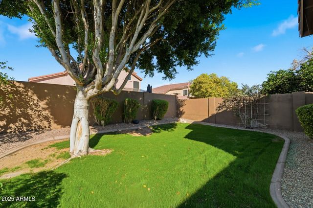 7180 W TRAILS Drive, Glendale, AZ 85308