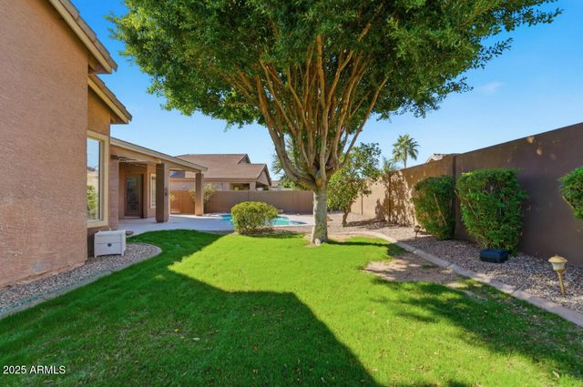 7180 W TRAILS Drive, Glendale, AZ 85308