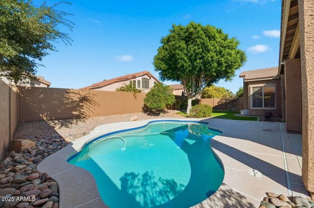 7180 W TRAILS Drive, Glendale, AZ 85308