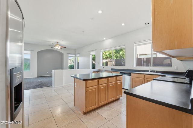7180 W TRAILS Drive, Glendale, AZ 85308
