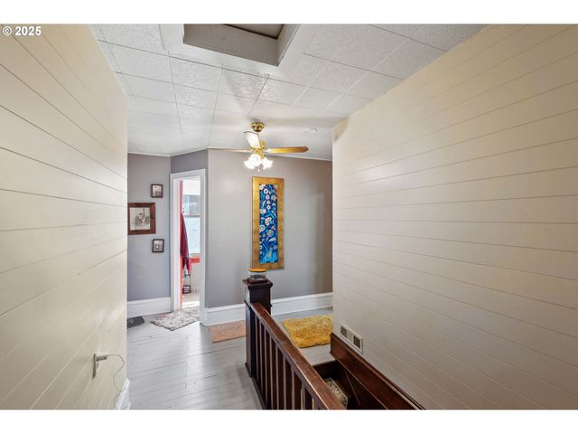 360 1ST Ave, Coos Bay, OR 97420