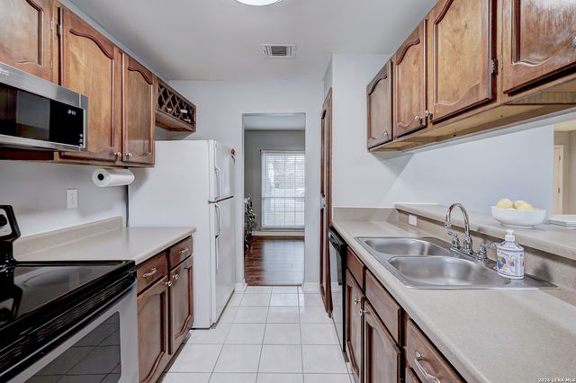 6711 Country Breeze, San Antonio, TX 78240