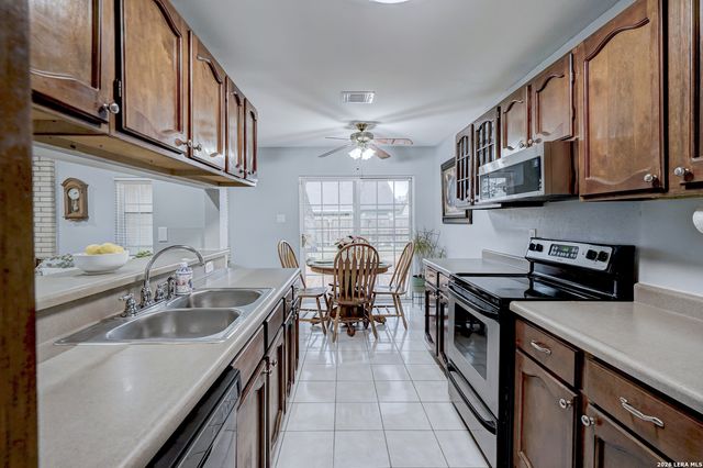 6711 Country Breeze, San Antonio, TX 78240