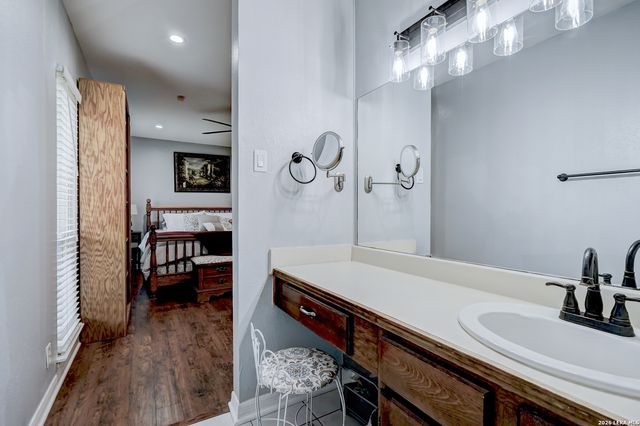 6711 Country Breeze, San Antonio, TX 78240