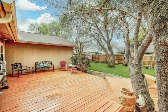 6711 Country Breeze, San Antonio, TX 78240