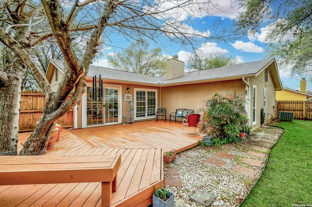 6711 Country Breeze, San Antonio, TX 78240