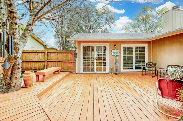 6711 Country Breeze, San Antonio, TX 78240