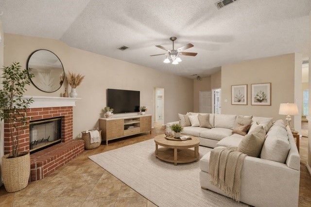 1714 Crestmeadow Lane, Mansfield, TX 76063