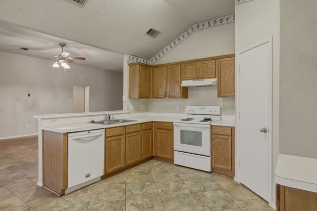 1714 Crestmeadow Lane, Mansfield, TX 76063