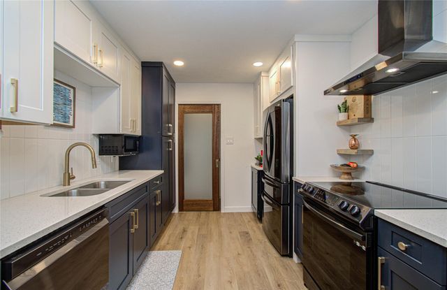 12218 Tawakom Drive, Tomball, TX 77375