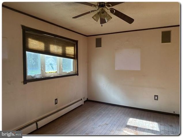 1146 VIOLET AVE, Williamstown, NJ 08094