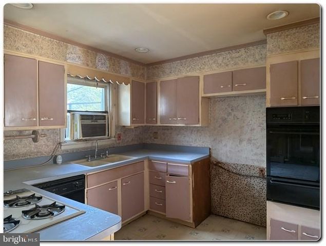 1146 VIOLET AVE, Williamstown, NJ 08094