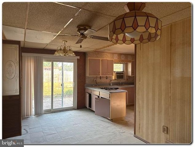 1146 VIOLET AVE, Williamstown, NJ 08094