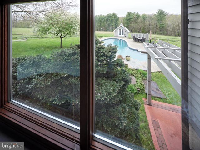 110 CLAY RIDGE RD, Ottsville, PA 18942