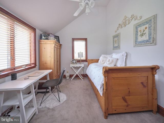 110 CLAY RIDGE RD, Ottsville, PA 18942