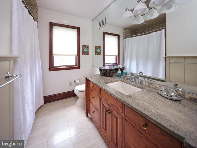 110 CLAY RIDGE RD, Ottsville, PA 18942