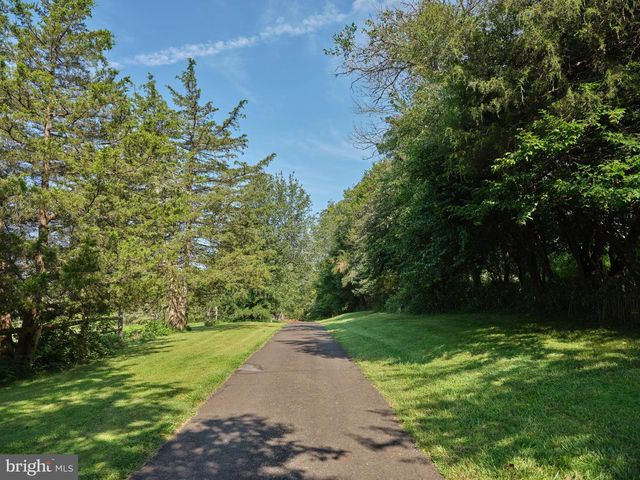 110 CLAY RIDGE RD, Ottsville, PA 18942
