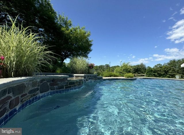110 CLAY RIDGE RD, Ottsville, PA 18942