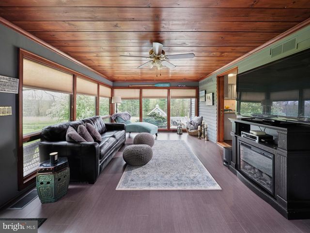 110 CLAY RIDGE RD, Ottsville, PA 18942