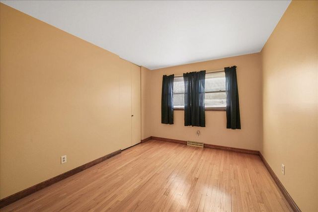 615 Mississinewa Street, Chesterton, IN 46304