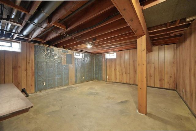 615 Mississinewa Street, Chesterton, IN 46304