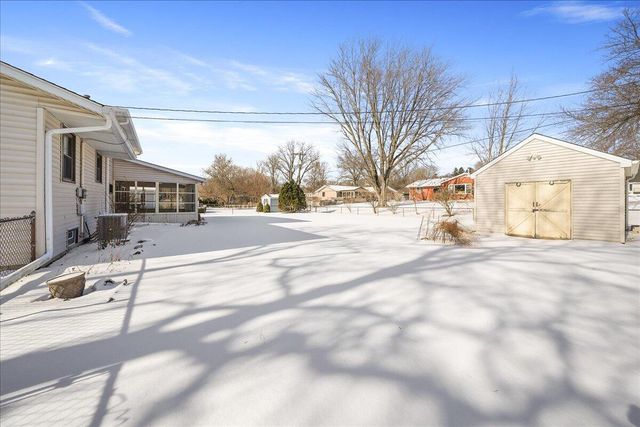 615 Mississinewa Street, Chesterton, IN 46304