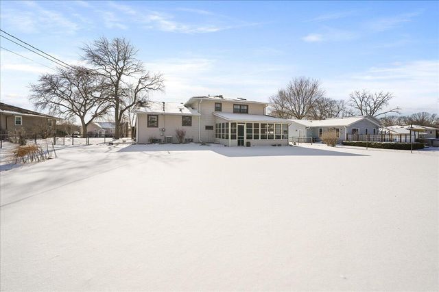 615 Mississinewa Street, Chesterton, IN 46304