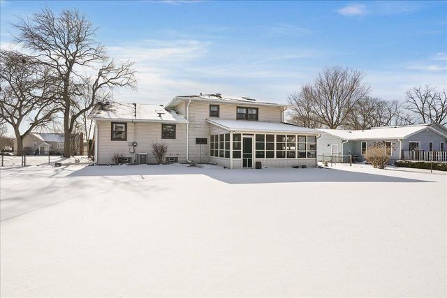 615 Mississinewa Street, Chesterton, IN 46304