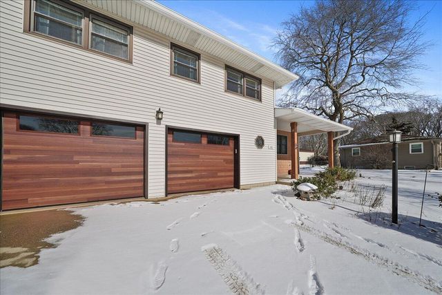 615 Mississinewa Street, Chesterton, IN 46304