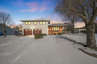 615 Mississinewa Street, Chesterton, IN 46304