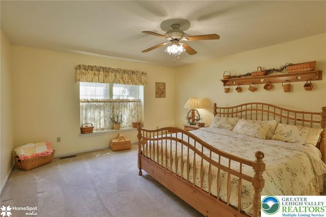 4022 Redwood Drive, Bethlehem Twp, PA 18020