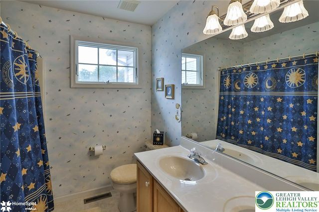 4022 Redwood Drive, Bethlehem Twp, PA 18020