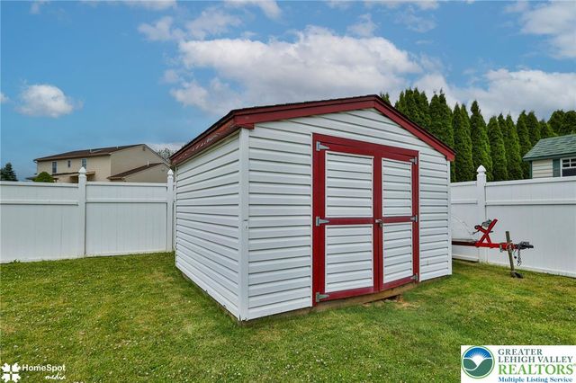4022 Redwood Drive, Bethlehem Twp, PA 18020
