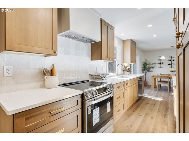 12920 Sw 19TH St, Beaverton, OR 97008