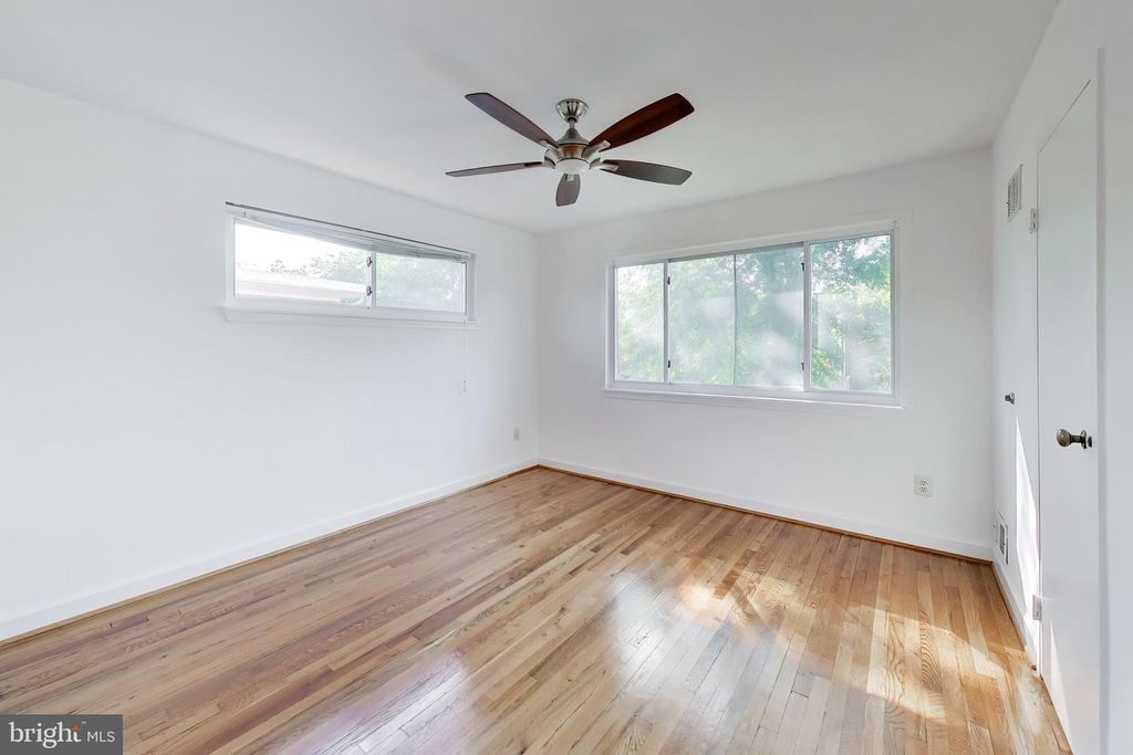 Image 11 of property listing at 637 MAURY AVE, Oxon Hill, MD 20745