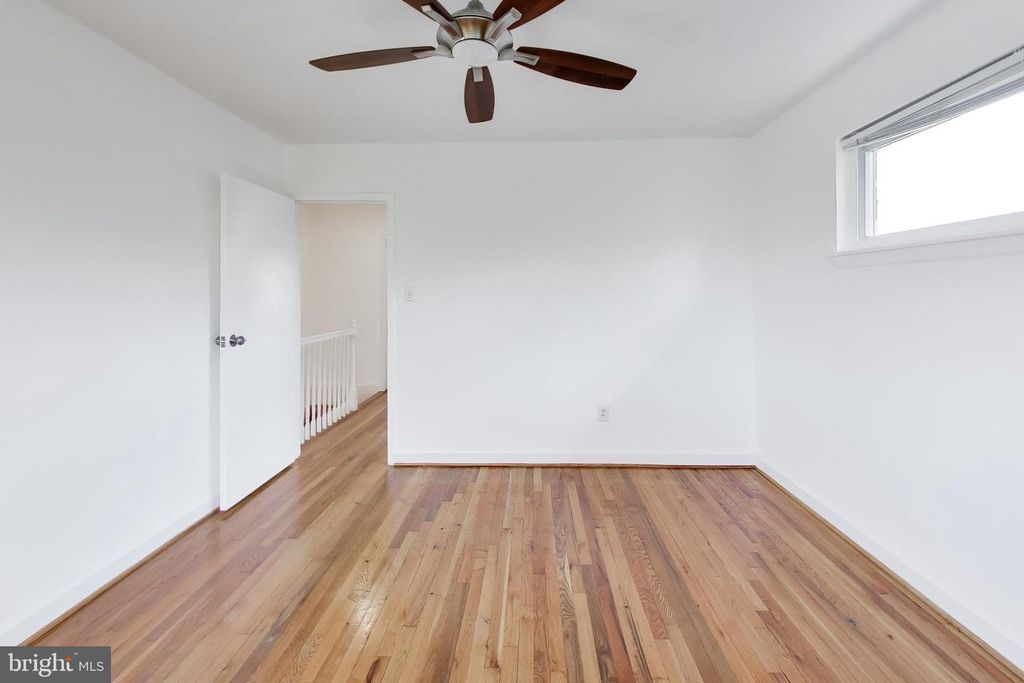 Image 12 of property listing at 637 MAURY AVE, Oxon Hill, MD 20745